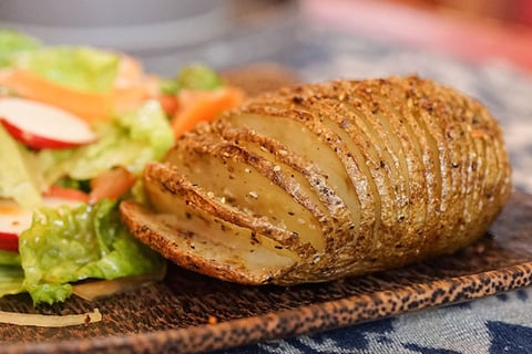 Pommes de Terre Style «Hasselback» au Rub de Montréal
