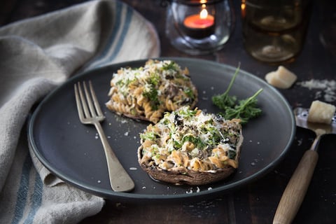 Portobellos Farcis aux Fusillis avec Sauce Blanche à Base de Yagourt  Fromage et Brocoli