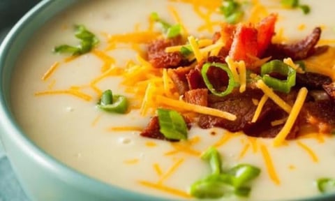 Potage à la Pommes de Terre Bacon Fromage et Crème Sure