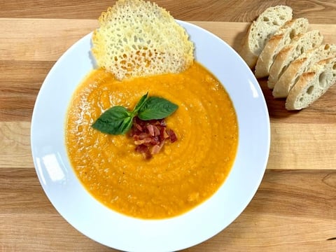Potage aux Patates Douces parsemé de Pancetta