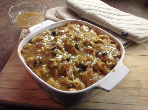 Pouding au Pain avec Pommes et Coulis D'érable