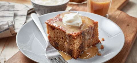 Pouding aux Pommes avec Sauce Caramel