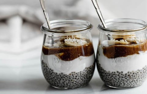 POUDING DE CHIA BANANE ET CARAMEL