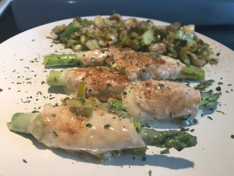 Poulet à Fondu Farci de Fromage et D'asperges