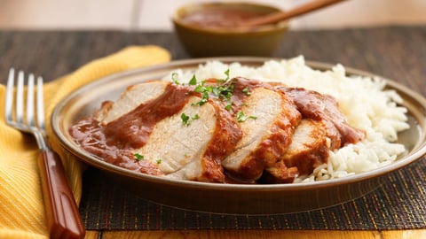 POULET EN CROÛTE CHILI AVEC SAUCE À LA SALSA
