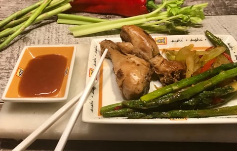 Pilon de Poulet et Légumes à L'Asiatique