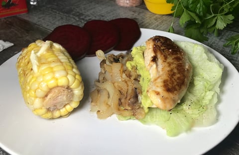Poulet Farci de Guacamole et D'oignons Caramélisés