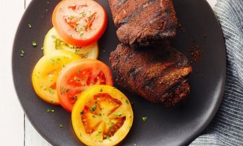POULET GRILLÉ AU CAFÉ ET AU CACAO
