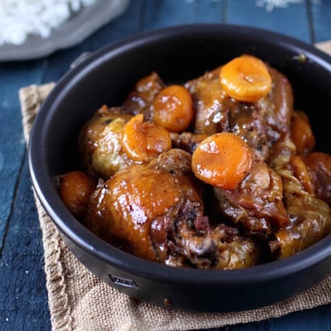 Poulet Mijoté au Miel Pain D’épices et Abricots Secs