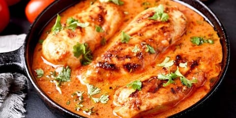 Poulet Sauce à la Crème et Tomates