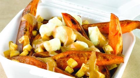 Poutine au Tofu Surprenante