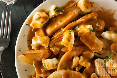 POUTINE AVEC FROMAGE FUMÉ