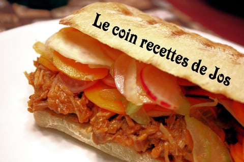 ``PULLED PORK`` SANDWICH À L'EFFILOCHÉ DE PORC RÔTI