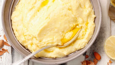 Purée de Pommes de Terre à la Grecque ("skordaliá")