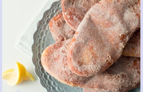 Pâtisseries en forme de queues à la Canadienne