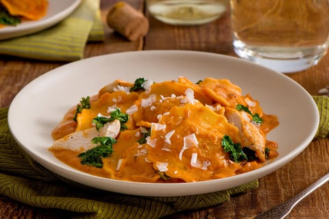 Ravioli à la Courge Musquée au Poulet et au Chou Frisé