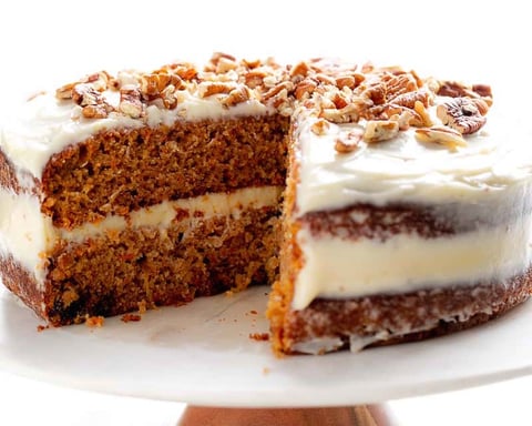 Gâteau Super Moelleux aux Carottes, Ananas, Noix Broyées et Épices