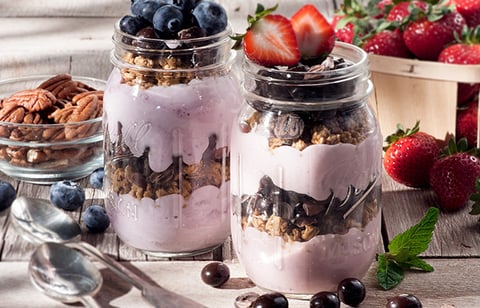 Parfait Au Yogourt, Au Chocolat Noir Et Aux Granolas