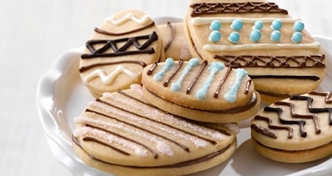 Sandwich Aux Biscuits En Forme D'œuf De Pâques