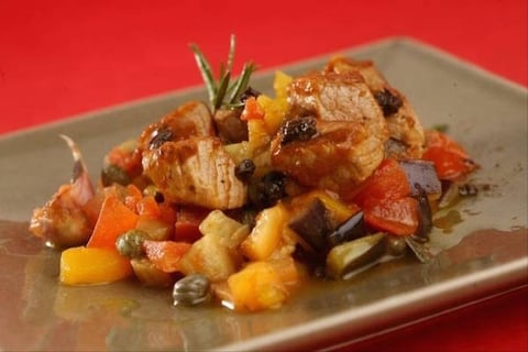 Sauté de Veau Minute, Légumes à la Provençale, Olives et Câpres