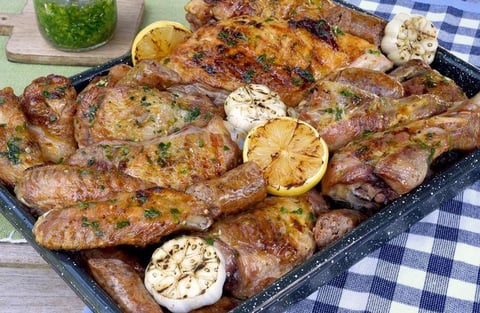 REPAS DE GRILLADES DE DINDON AU BARBECUE