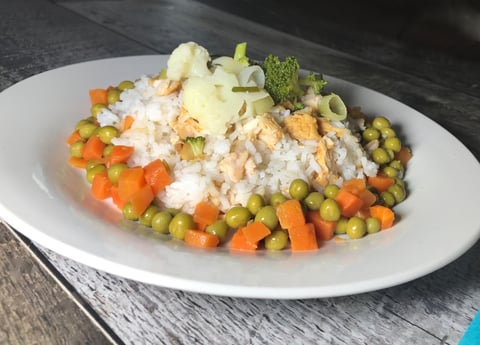 Riz au Poulet et Légumes