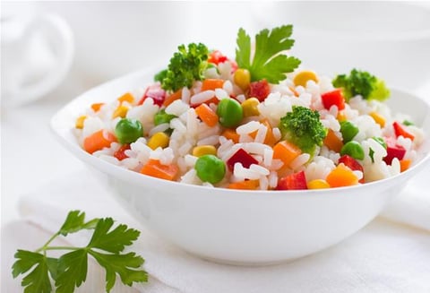 Riz Sauté aux Oeufs et aux Légumes