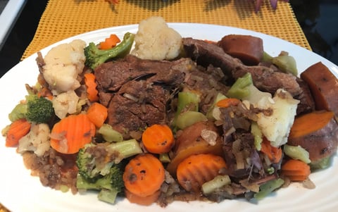 Rôti de Boeuf avec Légumes à la Mijoteuse
