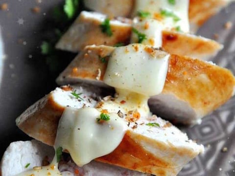 Rôtis de Poulet au Bacon Sauce au Brie de Meaux et Purée de Topinambours
