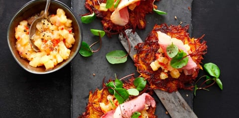 Röstis de Patate Douce au Jambon et Tartare D'ananas Épicé