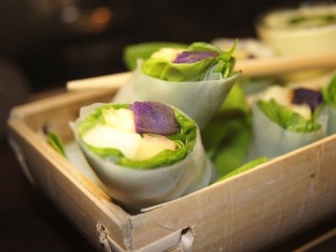 ROULEAUX DE PRINTEMPS SUCRÉS-SALÉS ANANAS, VITELOTTE ET POMME