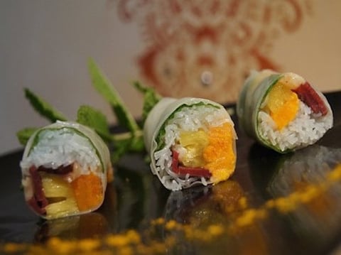 ROULEAUX DE PRINTEMPS SUCRÉS-SALÉS PATATE DOUCE, MENTHE, ANANAS ET ÉMINCÉS DE CANARD FUMÉS