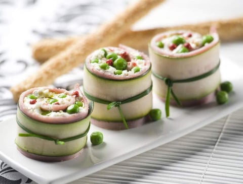 Roulés de Courgettes au Jambon, Fromage Frais et Pois Croquants