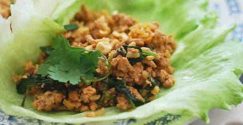 ROULÉS DE LAITUE À LA DINDE ET AU RIZ BRUN À LA THAÏE