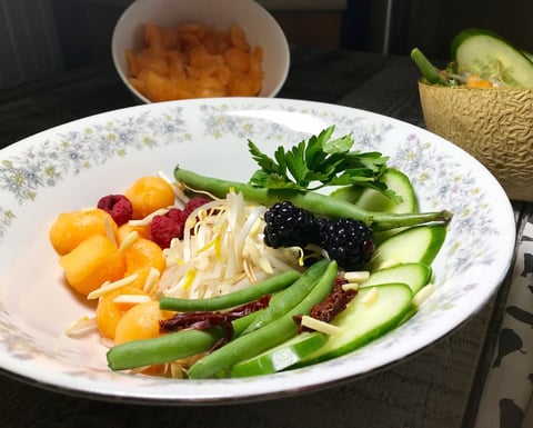 Salade de Chop Suey Fruits et Sauce aux Framboises