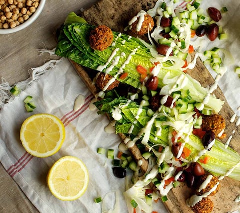 Salade de Falafels, Vinaigrette au Tahini