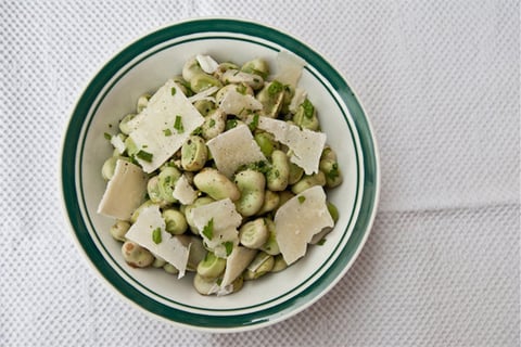 SALADE DE FÈVES ET PECORINO