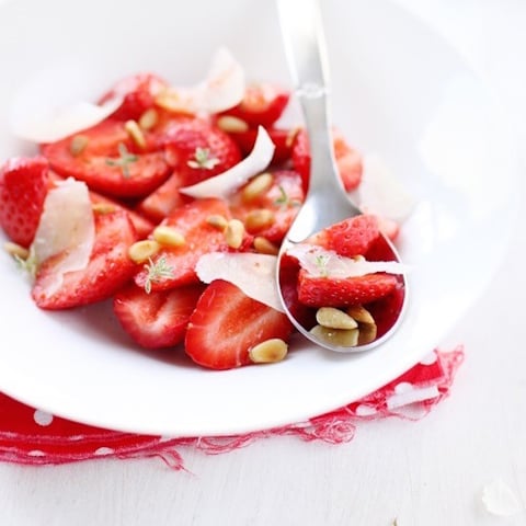 Salade De Fraises Au Parmesan Et Pignons De Pin