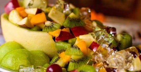 Salade de Fruits Estivale : Melon Vert, Kiwis, Pêches, Pommes et Cerises