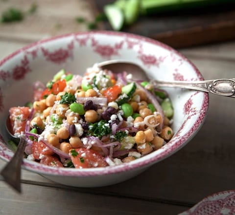 SALADE DE LÉGUMINEUSES À LA GRECQUE