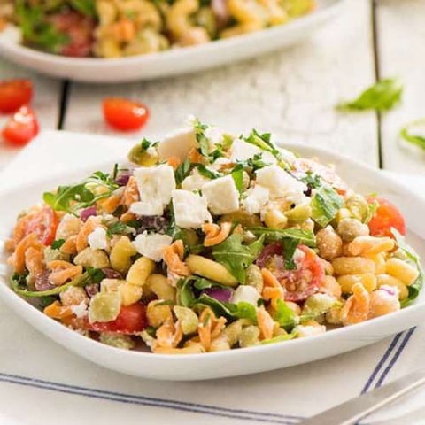 Salade de Pâtes Arcs-en-ciel Catelli Bistro® avec Vinaigrette de Tahini Citronnée
