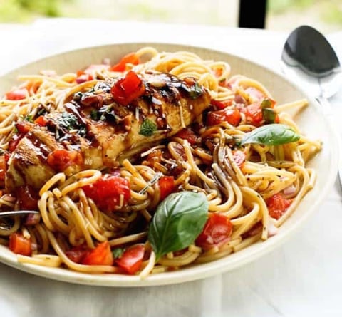 Salade de Pâtes Bruschetta au Poulet