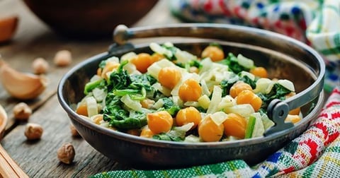 Salade de Pois Chiches et Oignons aux 3 Épices