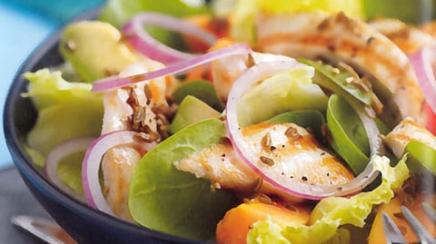 SALADE DE POULET AUX ÉPINARDS