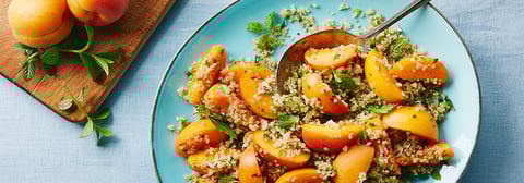 Salade de Quinoa à la Menthe, avec des Poivrons Jalapeno et des Abricots Frais