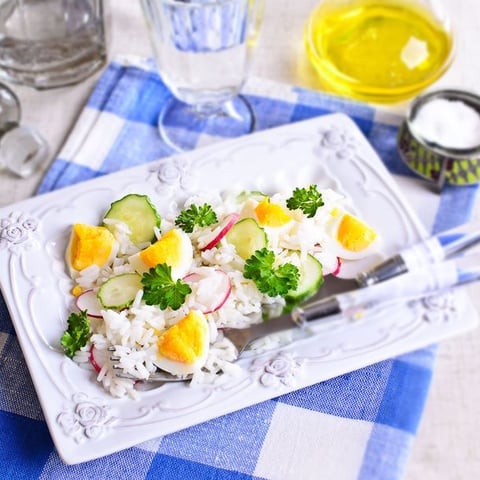 Salade de Riz au Concombre Radis et Oeufs Durs