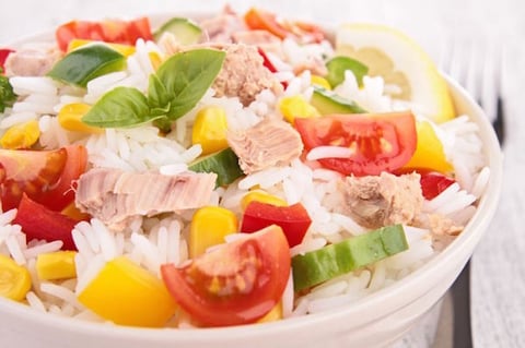 Salade de Riz au Thon Légumes et Mayonnaise