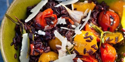 Salade de Riz Noir aux Tomates Multicolores