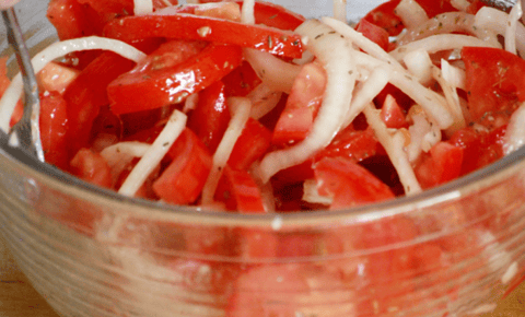 Salade de Tomates et D’oignons