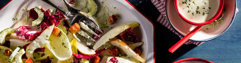 Salade D’endives, Radicchio, Poires et Pancetta Croustillante, avec Vinaigrette Crémeuse au Concombre